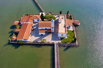 Agios Nikolaos - det flydende kloster i Porto Lagos - Grækenland