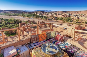 Udsigt over Ait Ben Haddou - ikoniske lerby mellem Atlasbjergene og ørkenen i Marokko