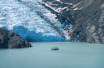 Bådtur tæt på gletsjer i Alaska