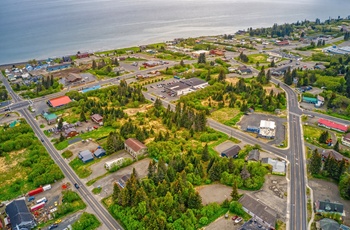 Kystbyen Homer set fra en drone - Alaska