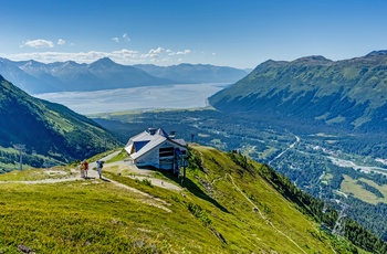 Udsigt til Mt Alyeska observationsdæk, byen Gridwood og floden Turnagain Arm - Alaska