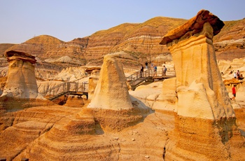 Hoodos - klippespir nær byen Drumheller i Alberta Badlands - Canada