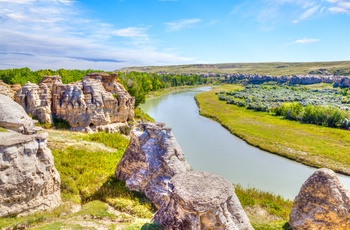 Milk River og hoodoos i Alberta Badlands - Canada