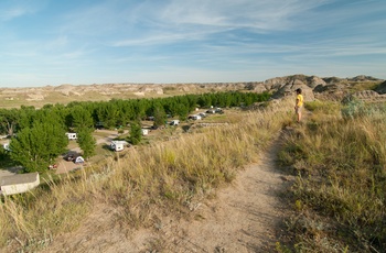 Camping i Dinosaur Provincial Park - Alberta i Canada