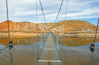 Rosedale Suspension Bridge over Red Deer River ved Drumheller, Alberta i Canada