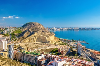 Udsigt til Castillo de Santa Barbara, Alicante i Spanien