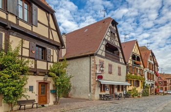 Smukke gamle huse i Bergheim, Alsace i Frankrig