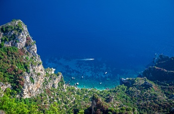 Udsigt til kysten fra Capris høje bjerge