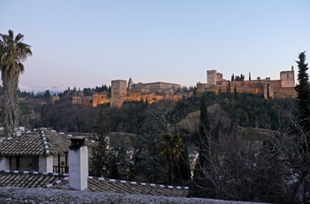 Aftensol over Alhambra, Granada i Andalusien