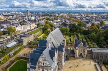 Chateau d'Angers og byen Angers, Frankrig