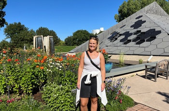 Anne P i Denver Botanical Park - Butikschef i Aarhus