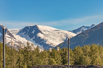 Banetildelinger foran Anton Anderson Memorial Tunnel med udsigt over Portage Glacier, Alaska