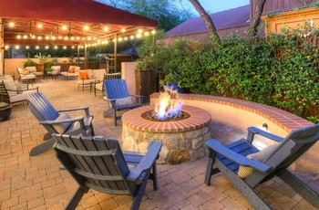 Armory Park Inn, Cozy firepit, patio