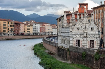 Arno-floden i Pisa, Toscana i Italien - Foto: Kamilla Isalieva, Unsplash