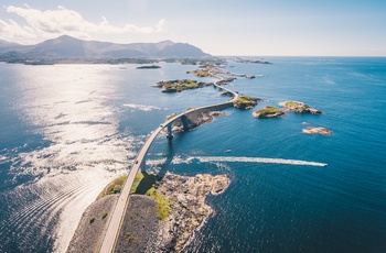 Atlanterhavsvejen i Norge set fra en drone