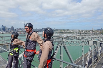 Bridgewalking på Auckland Harbour Bridge, Nordøen i New Zealand