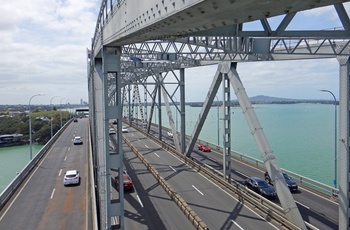 Udsigt fra Auckland Harbour Bridge, Nordøen i New Zealand