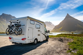 Autocamper ved fjorde i Norge