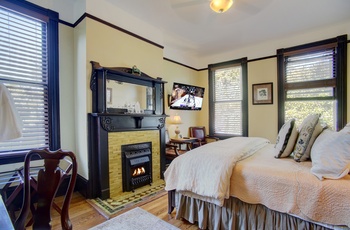 Azalia Inn and Villas, Room