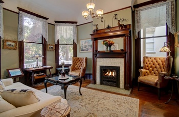 Azalia Inn and Villas, Sitting Area
