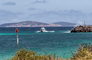 Båd på vej ind i Esperence havn - Western Australia