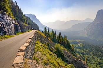 Vej gennem Glacier National Park of Canada - British Columbia