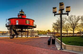 Seven Foot Knoll Lighthouse i Baltimores Inner Harbor - Maryland i USA