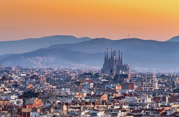 Gaudi´s mesterværk - La Sagrada Familia katedralen midt i Barcelona