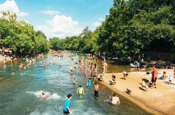 Batyon Springs Pool i Austin, Texas - Foto Tomek Baginski on Unsplash