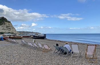 Liggestole på stranden i Beer - Devon - Sydengland