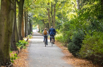Cyklister i Tiergarten, Berlin i Tyskland