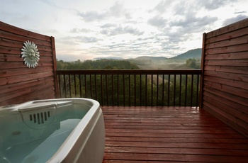 Berry Spring Lodge, Hot Tub