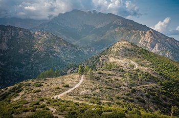 Bjergvejen- og passet Col de Vizzavona på Korsika, Frankrig