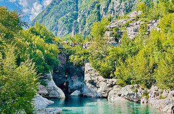 Søen eller kilden Blue Eye i Theth National Park - Albanien