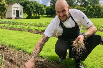 Bærekraft på Boen Gård Hotel fra floden ved Kristiansand i Norge