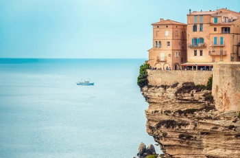 Bonifacio på Korsika - Foto: Petr Slovacek, Unsplash