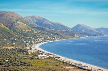 Borsh - strandby på den albanske riviera - Albanien