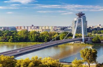 SNP broen og UFO udkigstårnet i Bratislava, Slovakiet