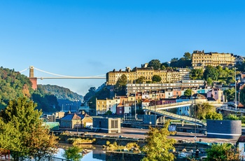 Bristol hængebro over Avron floden som havnen løver ud i, England