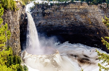 Vandfaldet Helmcken Falls i Wells Gray Provincial Park, British Columbia i Canada