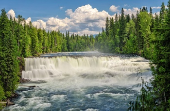 Vandfaldet Dawson Falls i Wells Gray Provincial Park, British Columbia i Canada