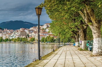 Byen Kastoria ved Orestiada-søen - Grækenland