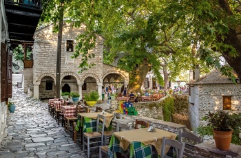 Taverna i byen Makrinitsa på Pelion-halvøen - Grækenland