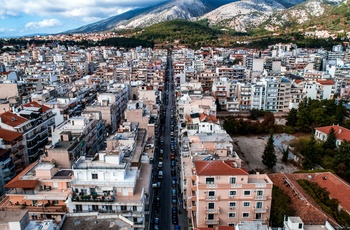 Boulevard gennem den historiske by Xanthi i Grækenland
