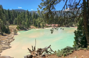 Hot Springs eller varme kilder i Lassen Volcanic National Park, Californien