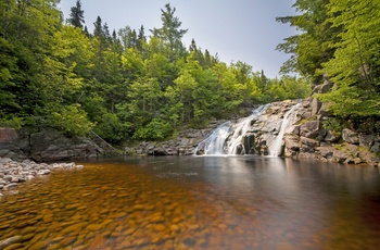 Vandfald i Cape Breton Highlands National Park, Nova Scotia, Canada.