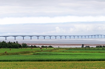 Confederation Bridge mellem mellem New Brunswik og Prince Edward Island