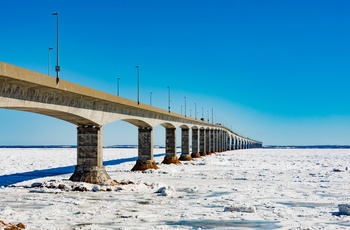 Confederation Bridge mellem mellem New Brunswik og Prince Edward Island - Canada