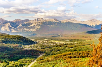 Udsigt til Jasper fra Jasper Sky Tram svævebane, Alberta i Canada