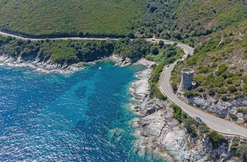 Kystvej på halvøen Cap Corse på Korsika - Frankrig